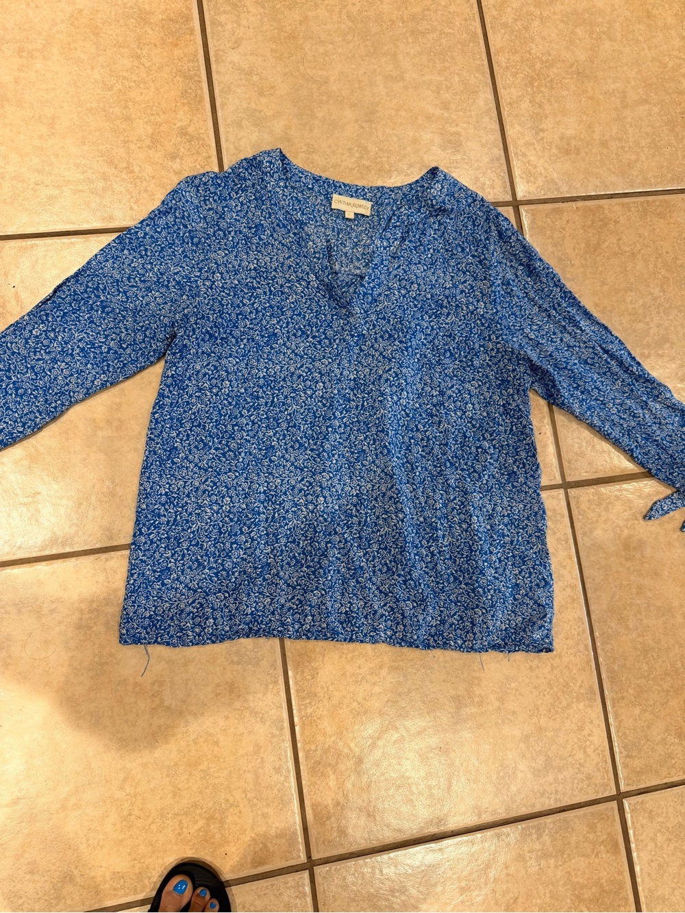 Cynthia rowley Blue Floral V-Neck Long Sleeve Blouse